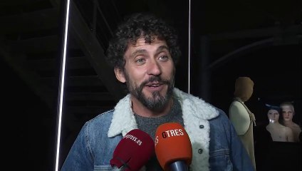 Paco León ‘enamorado’ de Dora Postigo gracias a su primer trabajo juntos