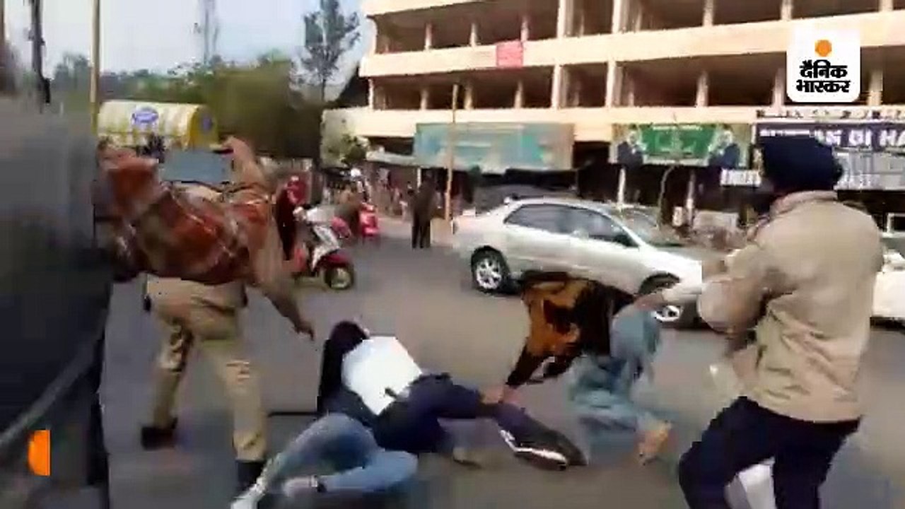 बाइक टकराने पर ट्रैफिक पुलिस मुलाजिम ने युवक को मारा थप्पड़