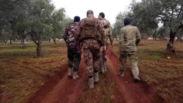Ilımlı askeri muhalifler İdlib'in güneyinde operasyon başlattı
