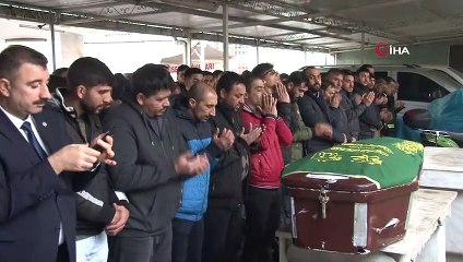 İzmir’de öldürülen genç gözyaşlarıyla defnedildi