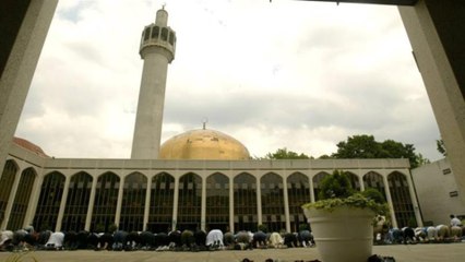 Man stabbed at central London mosque