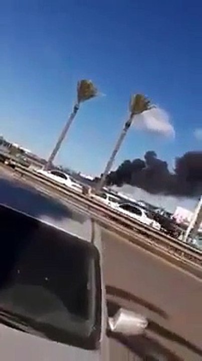 Ejercito nacional libio de Haftar destruye un carguero con armamento turco en el puerto de Trípoli