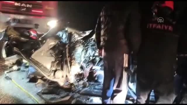 Belediye otobüsü ile otomobilin çarpışması sonucu 1 kişi öldü, 5 kişi yaralandı