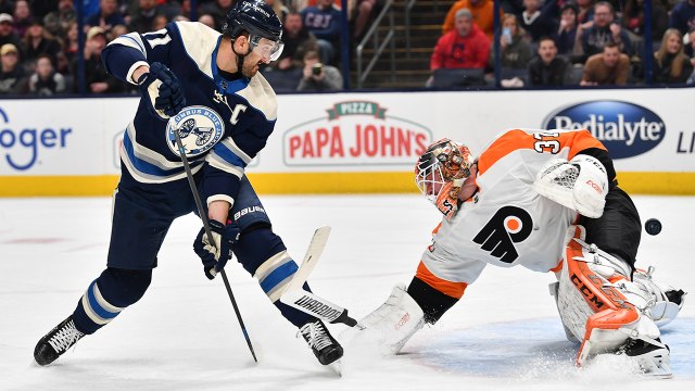 Nick Foligno goes between-the-legs to net a beauty against Flyers