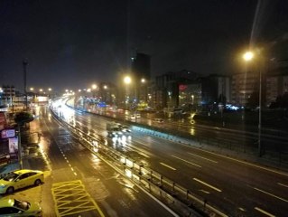 İstanbul'da karla karışık yağmur gece boyunca etkili oldu
