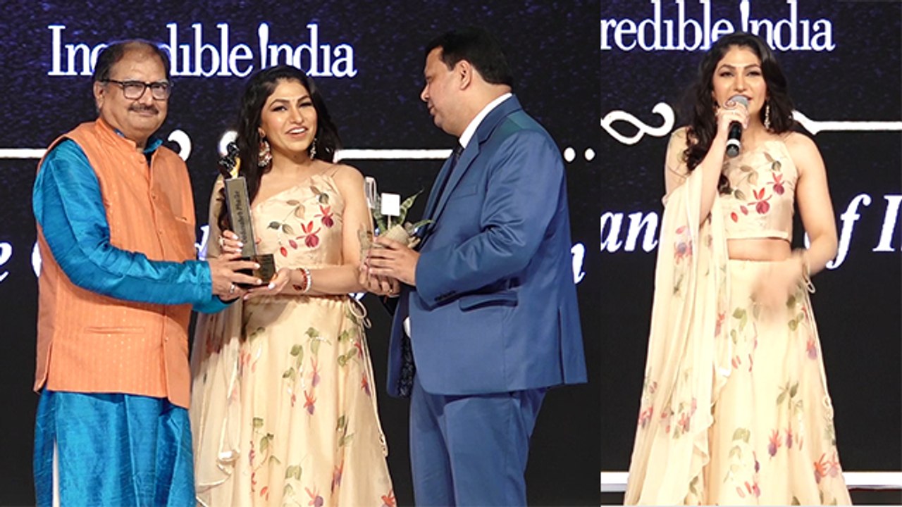 Tulsi Kumar Looks Glamorous At Dadasaheb Phalke Awards| Boldsky