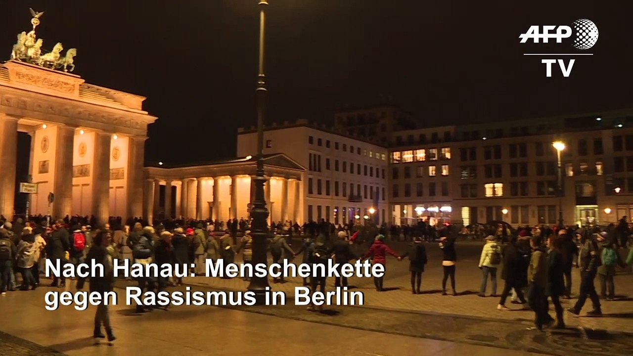 Menschenkette gegen Rassismus am Brandenburger Tor