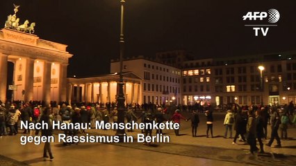 Menschenkette gegen Rassismus am Brandenburger Tor