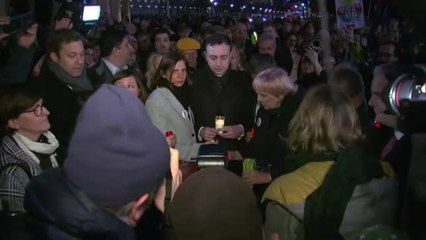 Cientos de personas recuerdan con vigilias en Alemania a las víctimas al atentado ultraderechista