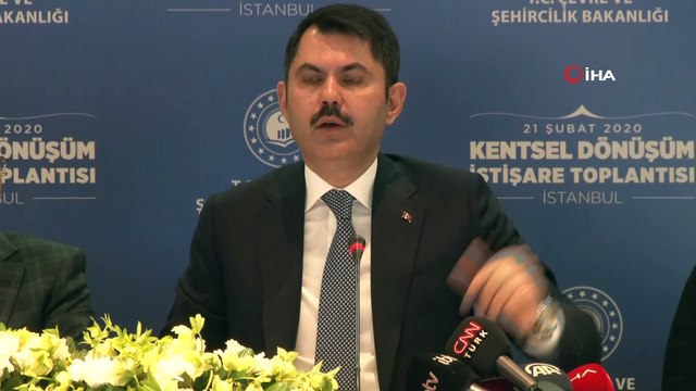 Bakan Kurum:'İlçelerimizdeki acil öncelikli dönüştürülmesi gereken alanların iletilmesini istemiştik. Strateji belgelerinin tamamlanması devam ediyor. 12 ilçeden belgeler geldi. Diğer ilçelerden de gerekli belgeler tamamlanarak kentsel dön