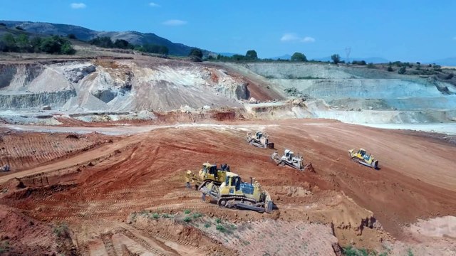 Cat D9T Working With Cat D9R And Komatsu D275AX Bulldozers