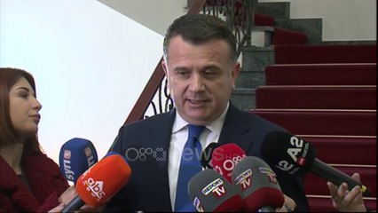 Ora News - Taulant Balla i përgjigjet Metës: Histori idioteske grushte shteti e kaprico personale