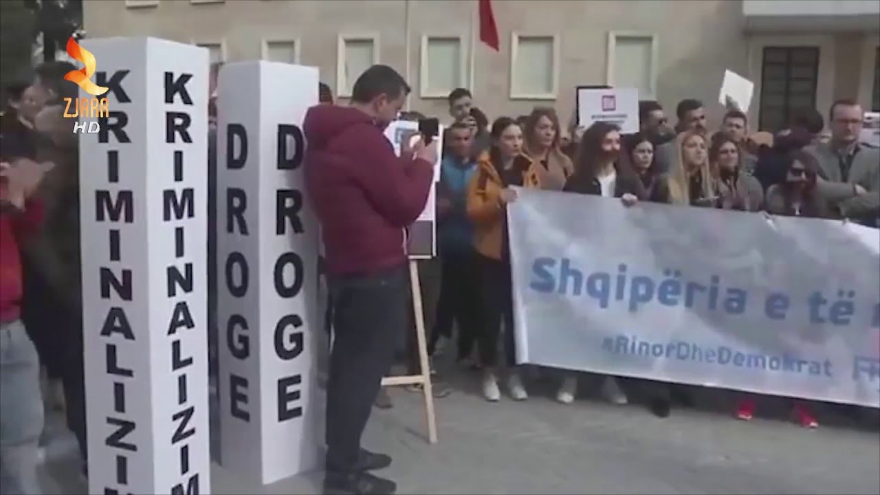 TË RINJTË E FRPD SË PROTESTË PARA KRYEMINISTRISË