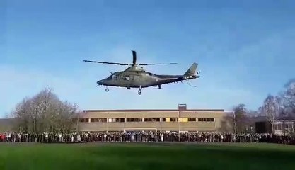 Sambreville: un hélicoptère atterrit dans la cour du Collège Saint-André à Auvelais