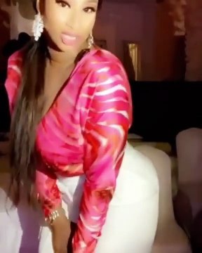 Diaba Sora, la Kim Kardashian du Mali exposes ses belles rondeurs