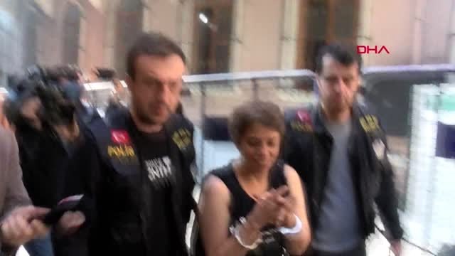 Karaköy'de başörtülü kızlara saldıran kadına 2 yıl 9 ay hapis cezası