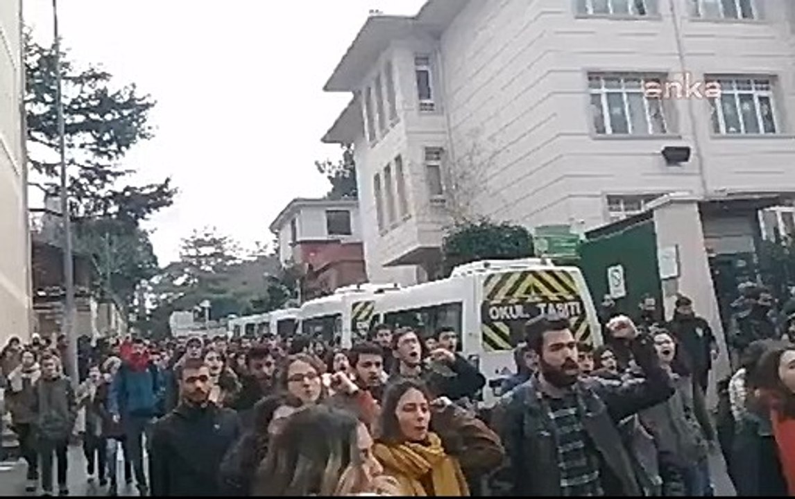 Geçinemediği için intihar etmişti... Arkadaşlarını anmak isteyen öğrencilere polis engeli