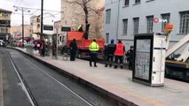 Gülhane'de ağaç devrilmesi nedeniyle tramvay seferleri aksadı