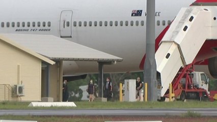 귀국 호주 탑승객 2명 감염...우려가 현실로 / YTN