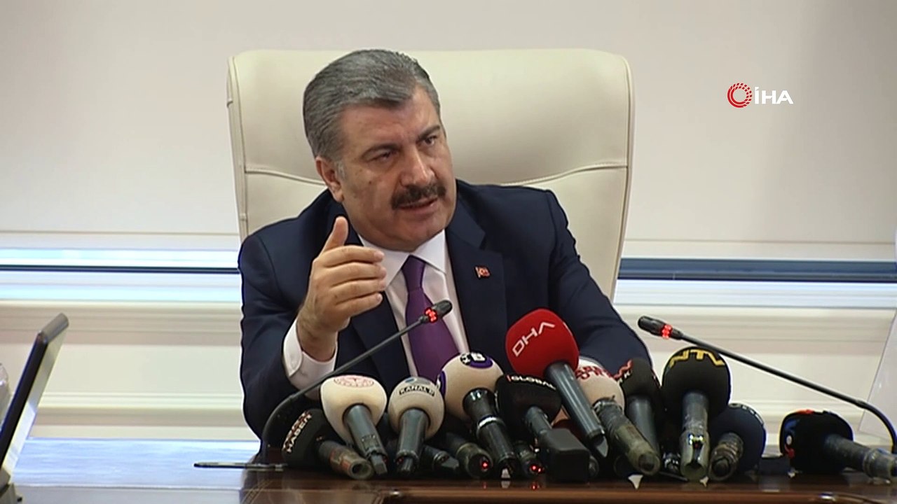 Bakan Koca: 'Hasta olan ateşi olan öksürük burun akıntısı gibi hastalık belirtisi olan yolcuları sınırdan içeri almamaya başladık. Ağrı sınır kapısında benzer bir vakayı dün içeri almamış olduk'