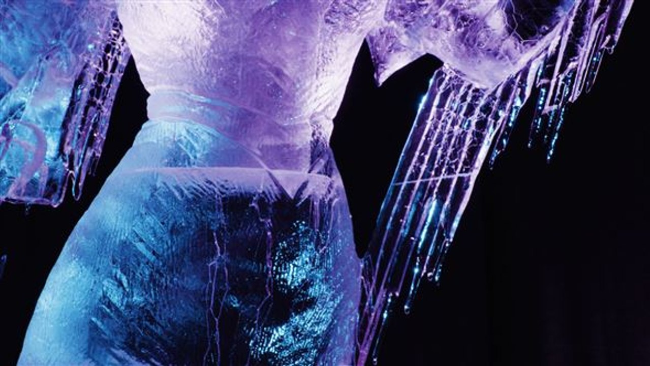 Kunst aus Eis am Fuß der Rocky Mountains