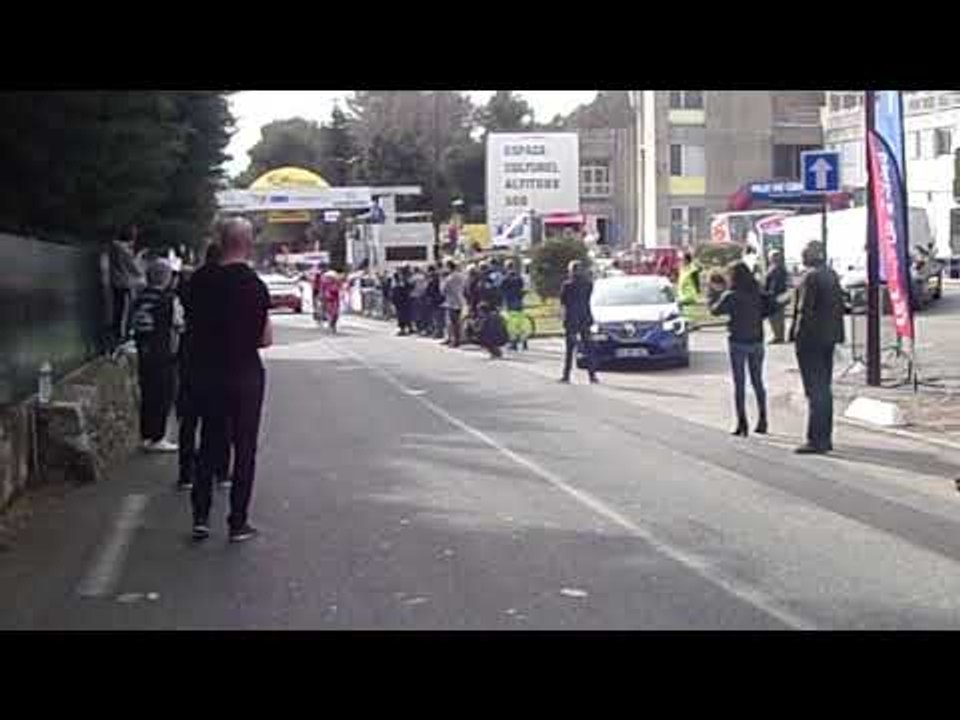 Tour des Alpes-Maritimes et du Var - Et. 1 : Le passage de l'échappée à Grasse
