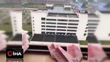 Ümitsiz bekleyiş... Karantina altındaki evlerinden paralarını camdan saçmaya başladılar