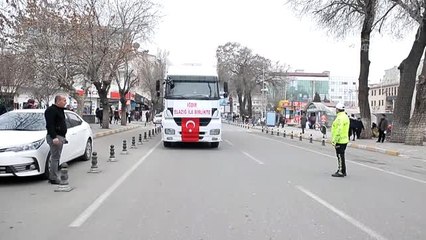 Descargar video: Depremzedeler için yardım malzemesi gönderildi