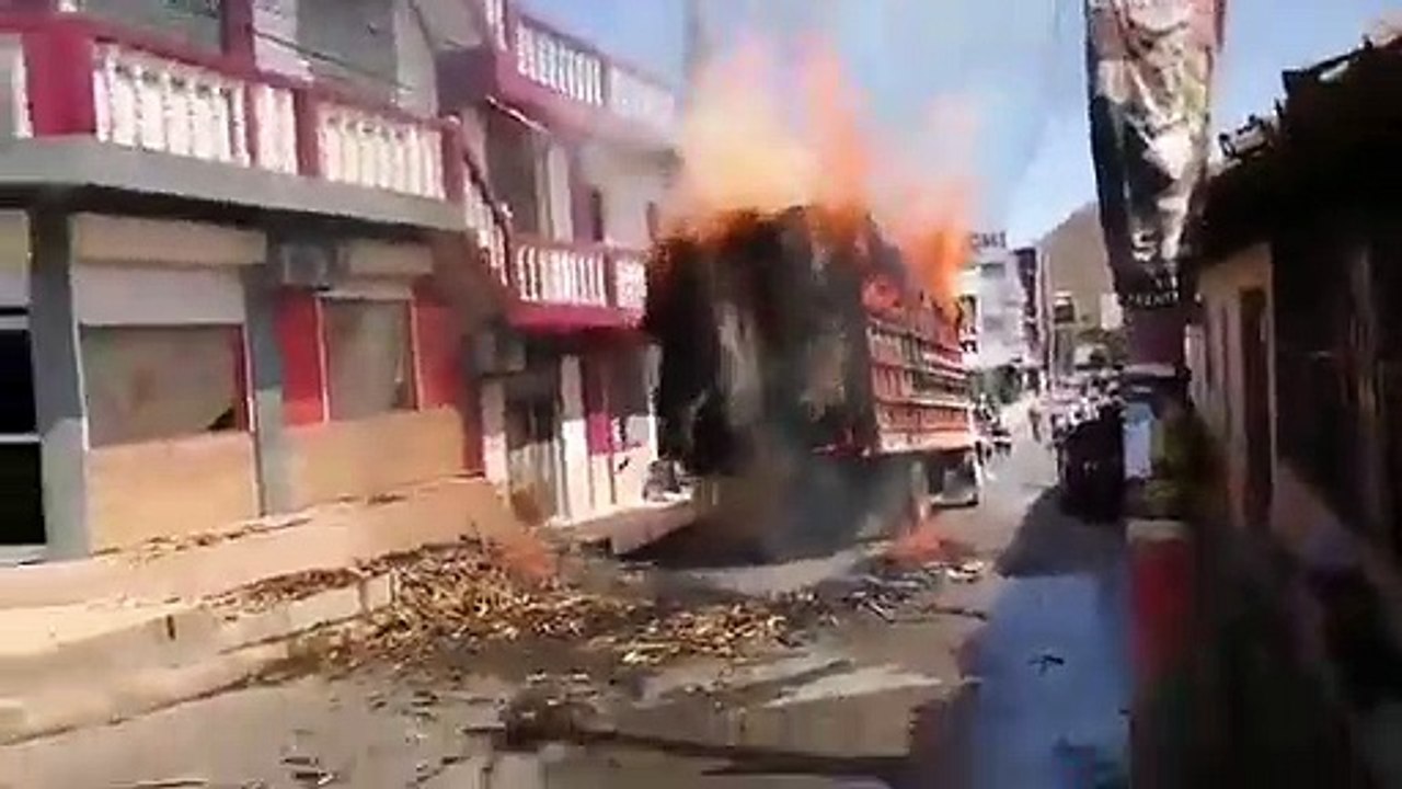 Camión en llamas