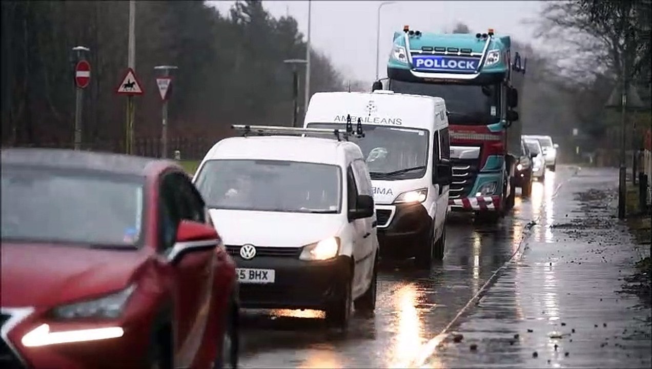 Heavy rain in the Larbert area affecting road and rail. M876 closed northbound at junction two and trains running at reduced speed due to flooding