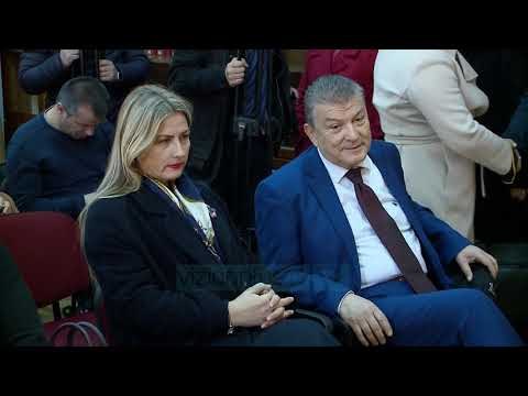 Gjuha shqipe/ Studiuesit: Problem përdorimi i fjalëve të huaja - News, Lajme - Vizion Plus