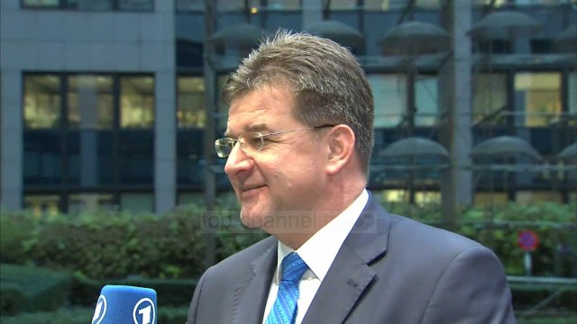 Borell zhvillon bisedë telefonike me Thaçin, Kurtin dhe Vuçiç