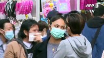 Ante la escasez, los hongkoneses se fabrican sus propias mascarillas