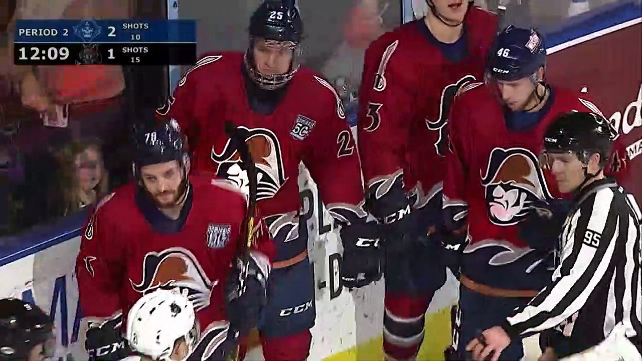 Milwaukee Admirals 4 vs. Chicago Wolves 1