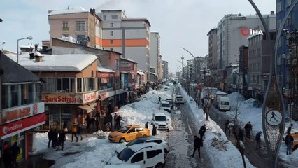Kara gömülen Yüksekova havadan görüntülendi