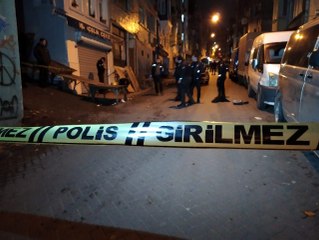 Beyoğlu'nda silahlı kavgada 1'i ağır 2 kişi yaralandı