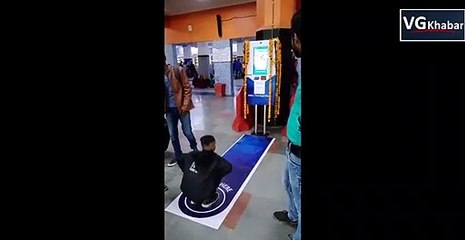 आनंद विहार रेलवे स्टेशन पर अनोखा प्रयोग