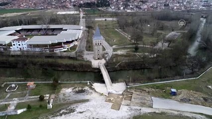 Edirne Yeni Sarayı'nın kapı duvarı gün yüzüne çıkarılıyor