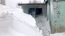 Aras Dağları'nda çatıya kadar yükselen kar altında zorlu yaşam - IĞDIR