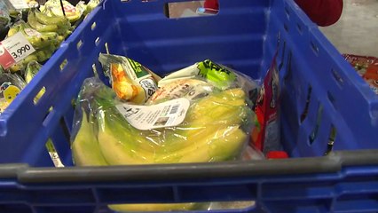 코로나 사태에 매장 발길 '뚝'...배달 주문 '급증' / YTN