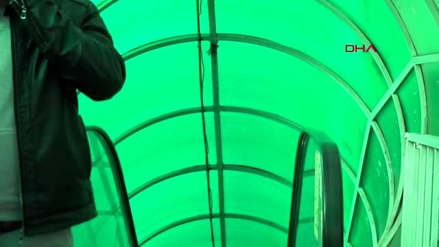 İran'da koronavirüs paniği: maskeyle geziyorlar