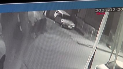Adıyaman otomobildeki ses sistemini çalan 4 hırsız, güvenlik kamerasında