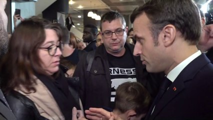 Emmanuel Macron: "J'ai trop de travail malheureusement pour pouvoir venir dans la rue"