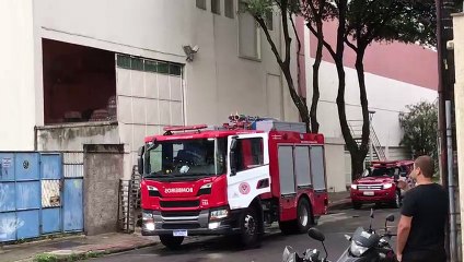 Download Video: Incêndio atinge supermercado de Jardim da Penha, em Vitória