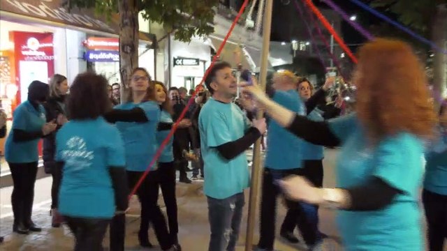 Με γαϊτανάκι και παραδοσιακό γλέντι άρχισαν οι αποκριάτικες εκδηλώσεις στη Λαμία