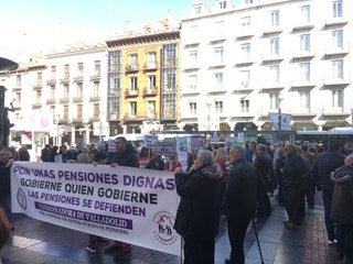 Cerca de 200 pensionistas se movilizan en Valladolid
