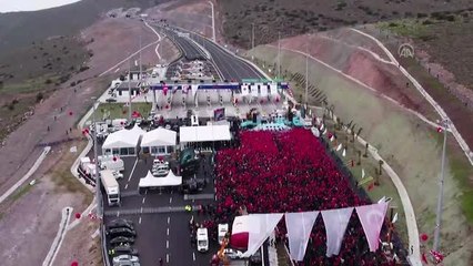 Cumhurbaşkanı Erdoğan: "(Menemen-Aliağa-Çandarlı otoyolunun) Geçtiği tüm güzergahlardaki şehir içi...