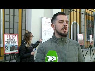 Protestë për dhunën në shkolla/ Ekspozohen rastet para ministrisë së arsimit. Reagon Shahini