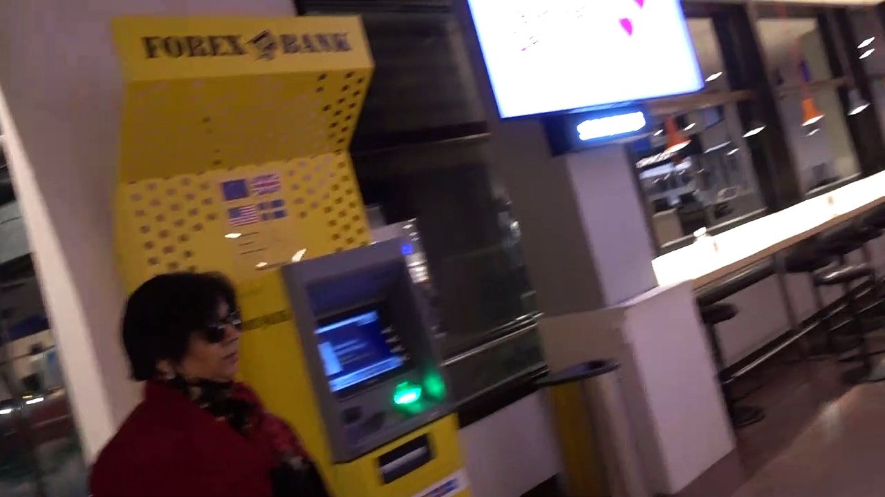 BDMV-95 Aruna & Hari Sharma from Menzies Lounge to Gate 10A Arlanda for flying Frankfurt Feb 11, 2020