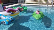 Peppa pig en español / Pepa la cerdita y la fiesta en la piscina con tiburón cocodrilo y amigos